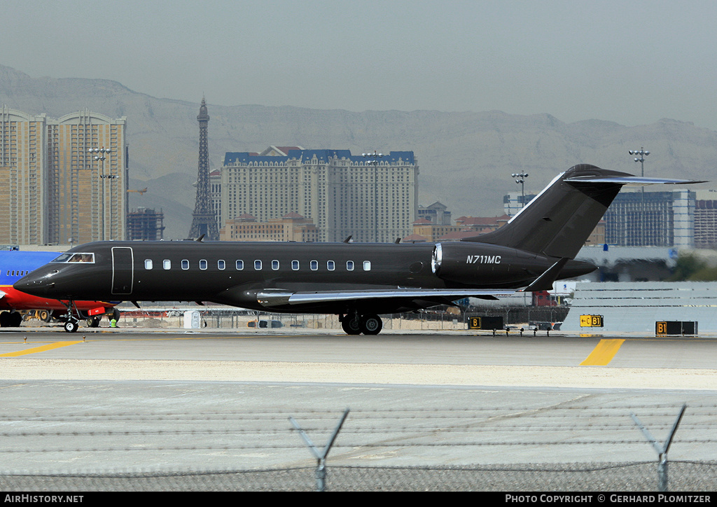 Aircraft Photo of N711MC | Bombardier Global Express (BD-700-1A10) | AirHistory.net #49276