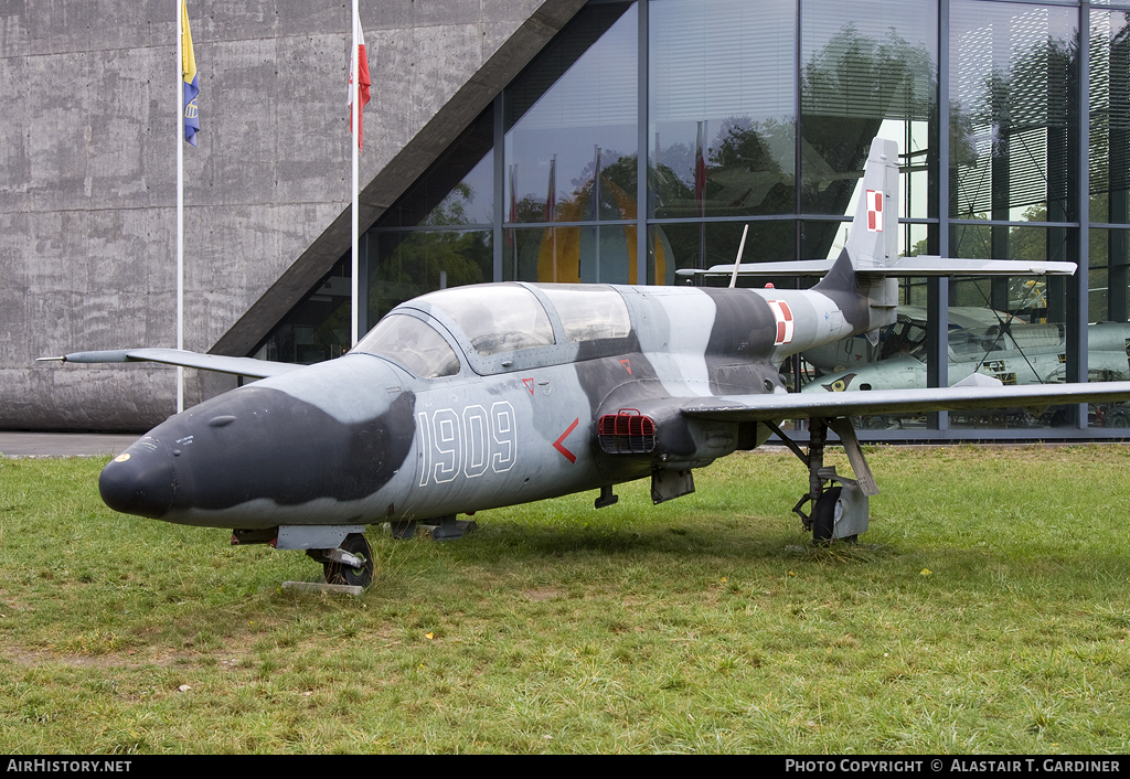 Aircraft Photo of 1909 | PZL-Mielec TS-11R Iskra | Poland - Air Force | AirHistory.net #49435