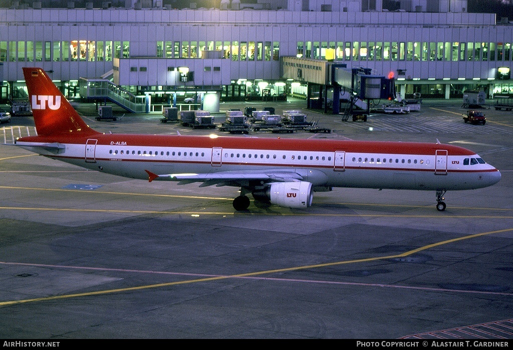 Aircraft Photo of D-ALSA | Airbus A321-211 | LTU - Lufttransport-Unternehmen | AirHistory.net #49455