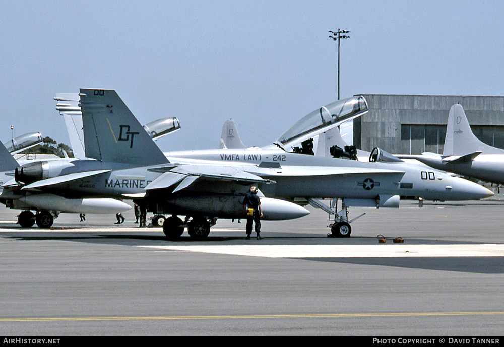 Aircraft Photo of 165528 | McDonnell Douglas F/A-18D Hornet | USA - Marines | AirHistory.net #49513