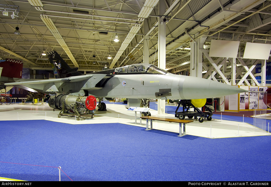 Aircraft Photo of ZE887 | Panavia Tornado F3 | UK - Air Force | AirHistory.net