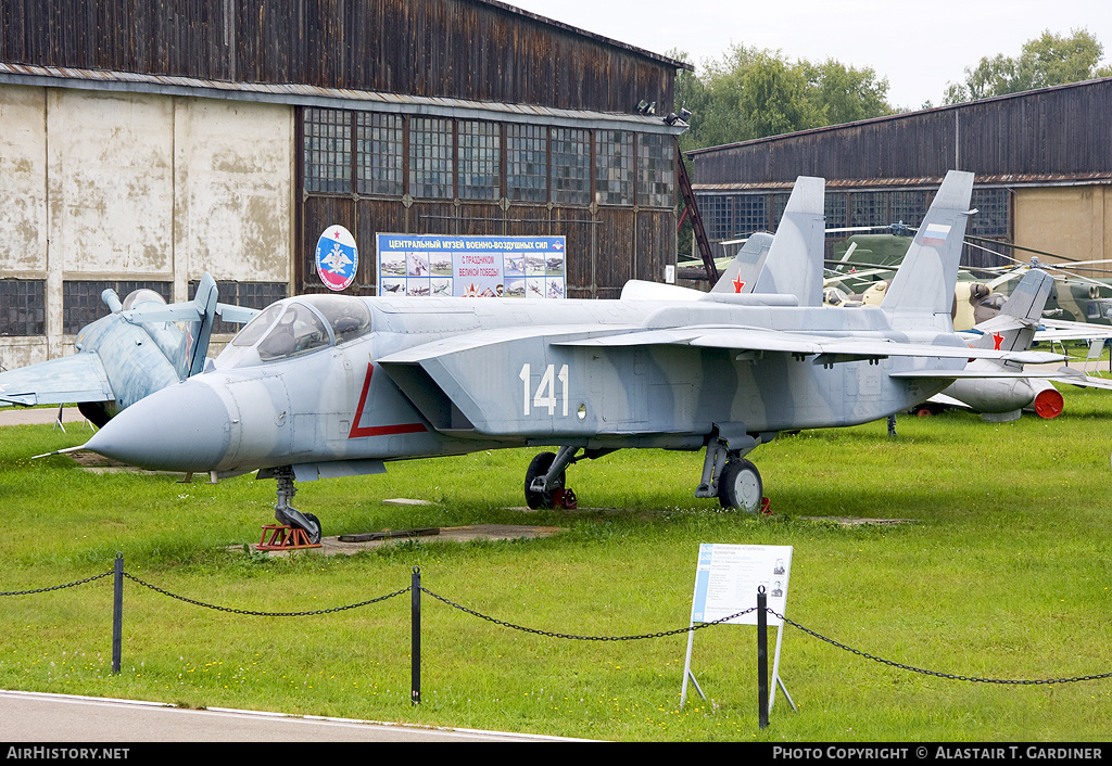 Aircraft Photo of 141 white | Yakovlev Yak-141 (Yak-41) | Russia - Navy | AirHistory.net #49930