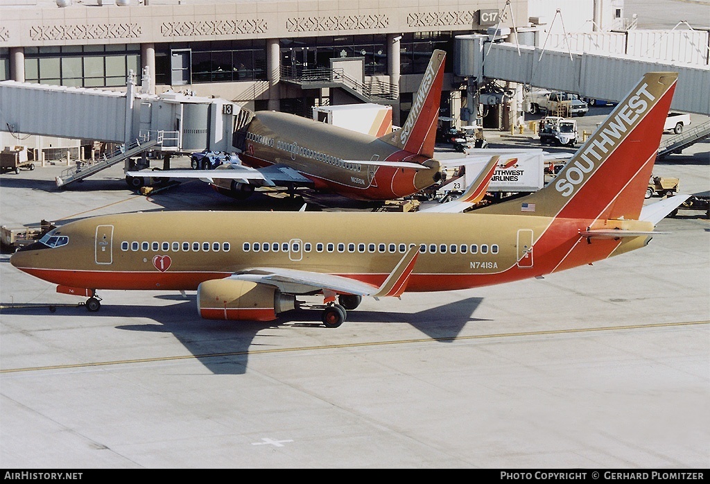 Aircraft Photo of N741SA | Boeing 737-7H4 | Southwest Airlines | AirHistory.net #49952