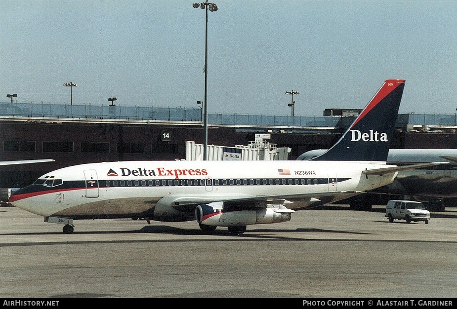 Aircraft Photo of N236WA | Boeing 737-247/Adv | Delta Express | AirHistory.net #50123