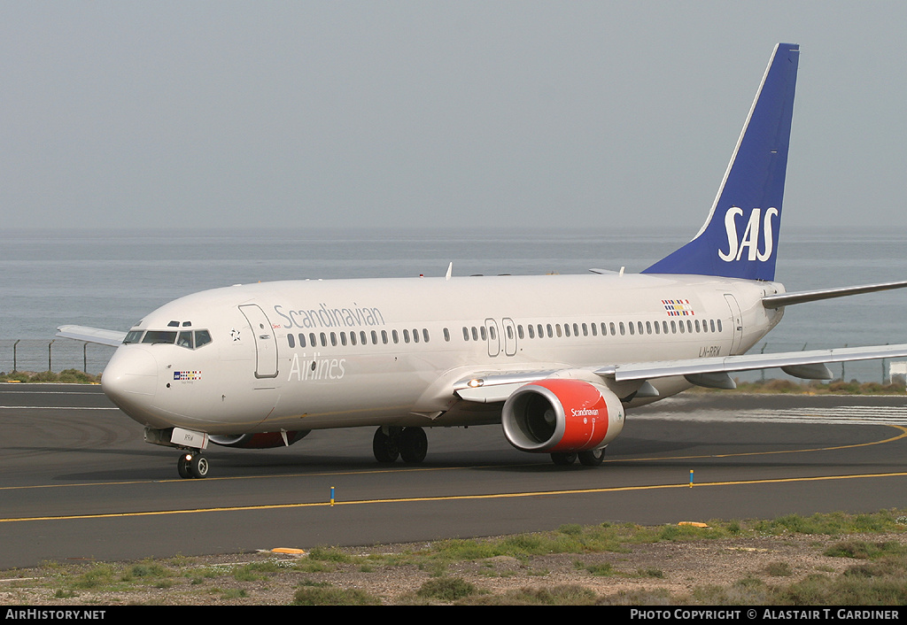 Aircraft Photo of LN-RRW | Boeing 737-883 | Scandinavian Airlines - SAS | AirHistory.net #50180
