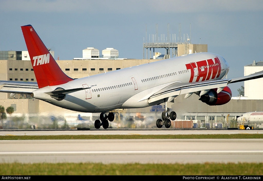 Aircraft Photo of PT-MVK | Airbus A330-203 | TAM Linhas Aéreas | AirHistory.net #50231