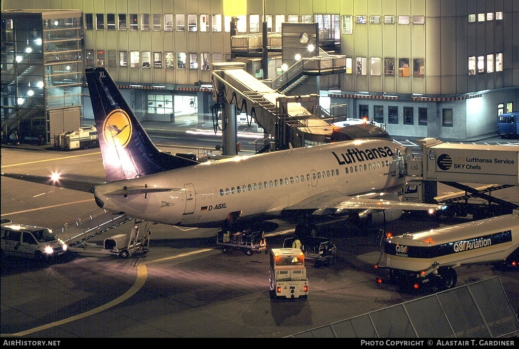 Aircraft Photo of D-ABXL | Boeing 737-330 | Lufthansa | AirHistory.net #50476