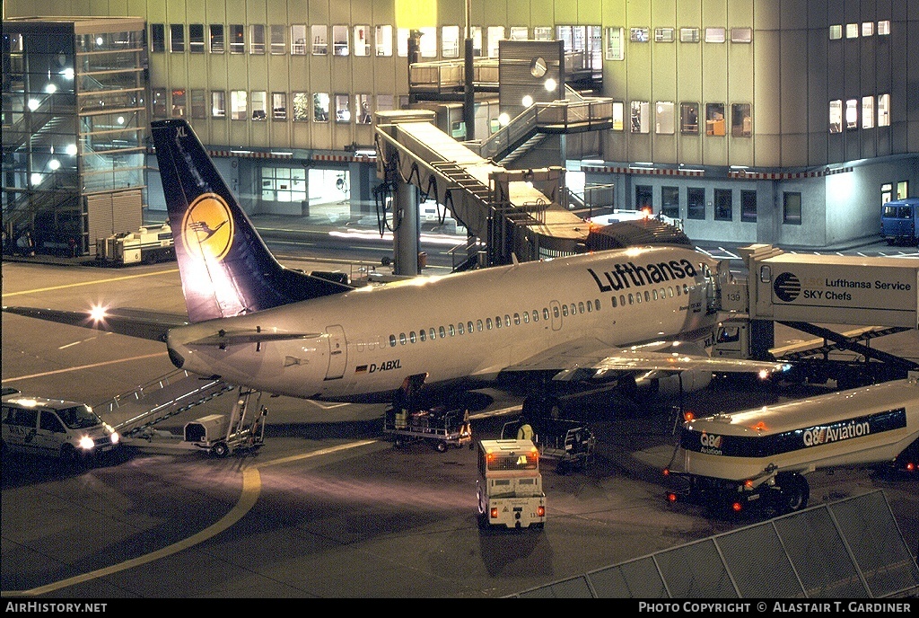 Aircraft Photo of D-ABXL | Boeing 737-330 | Lufthansa | AirHistory.net #50476