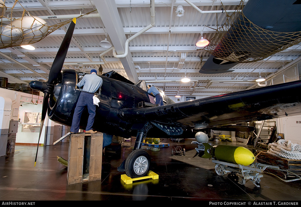 Aircraft Photo of 94203 | Grumman F6F-5 Hellcat | USA - Navy | AirHistory.net #50892