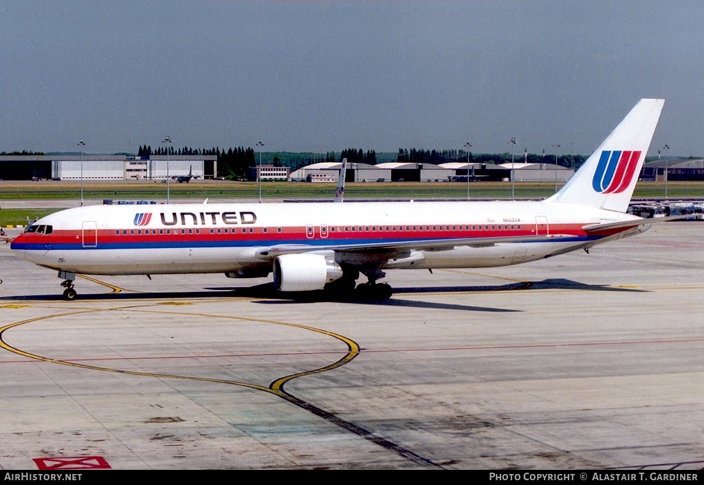 Aircraft Photo of N652UA | Boeing 767-322/ER | United Airlines | AirHistory.net #50964