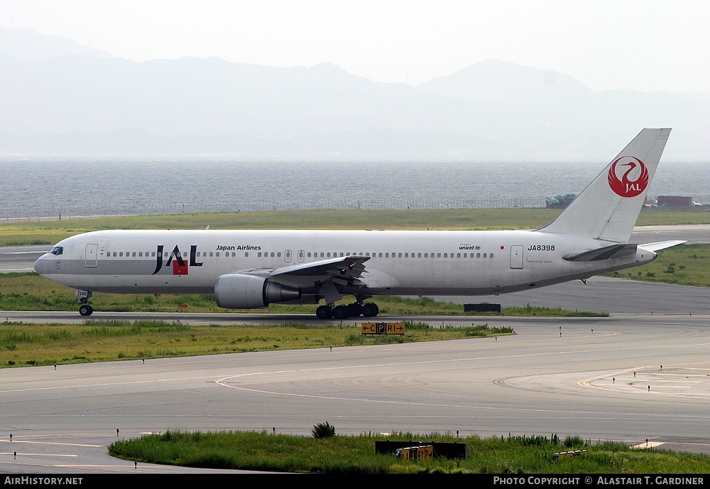 Aircraft Photo of JA8398 | Boeing 767-346 | Japan Airlines - JAL | AirHistory.net #51240