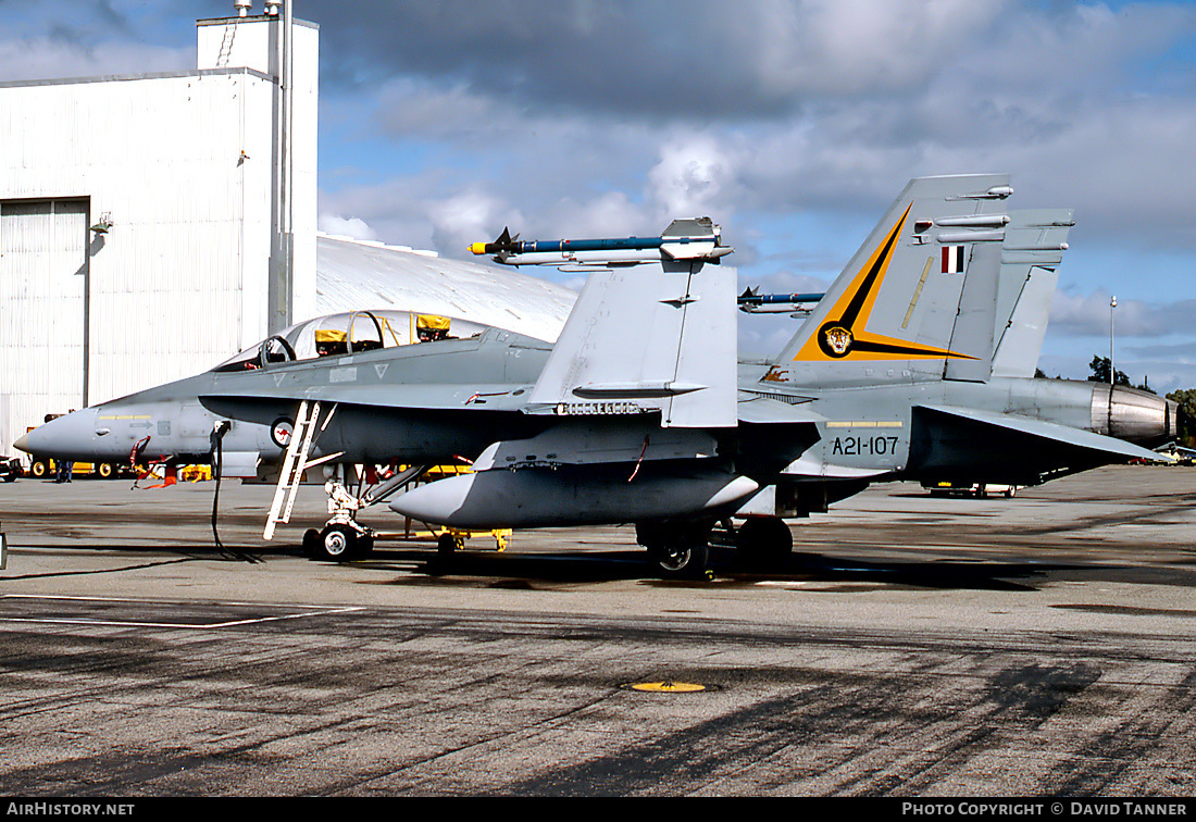 Aircraft Photo of A21-107 | McDonnell Douglas F/A-18B Hornet | Australia - Air Force | AirHistory.net #51403