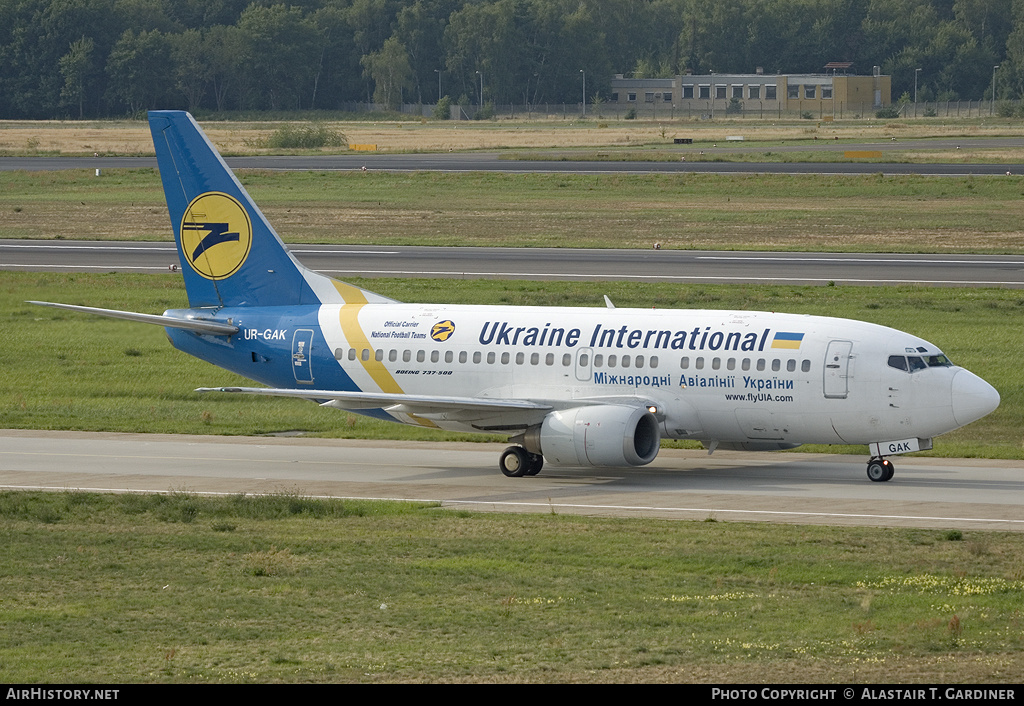 Aircraft Photo of UR-GAK | Boeing 737-5Y0 | Ukraine International Airlines | AirHistory.net #51683