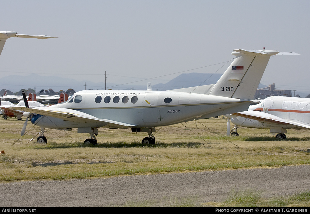 Aircraft Photo of 73-1210 / 31210 | Beech C-12C Huron | USA - Air Force | AirHistory.net #51830