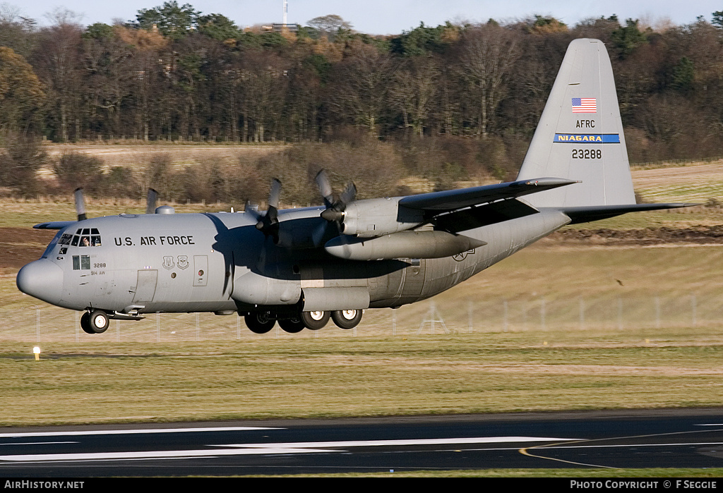 Aircraft Photo of 92-3288 / 23288 | Lockheed C-130H Hercules | USA - Air Force | AirHistory.net #52596