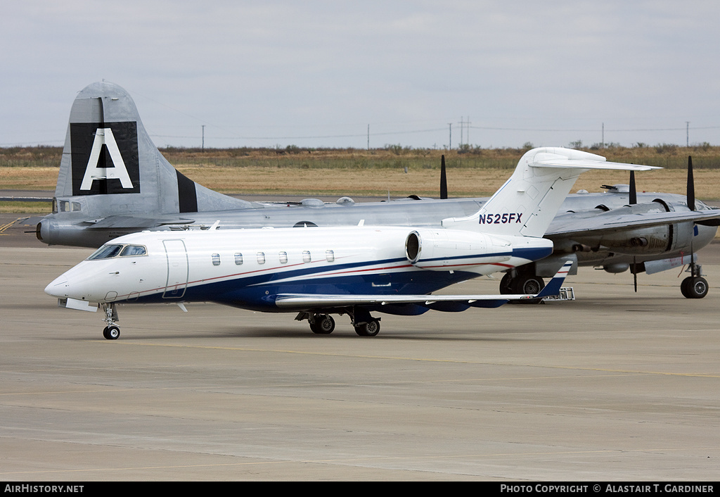 Aircraft Photo of N525FX | Bombardier Challenger 300 (BD-100-1A10) | AirHistory.net #52737