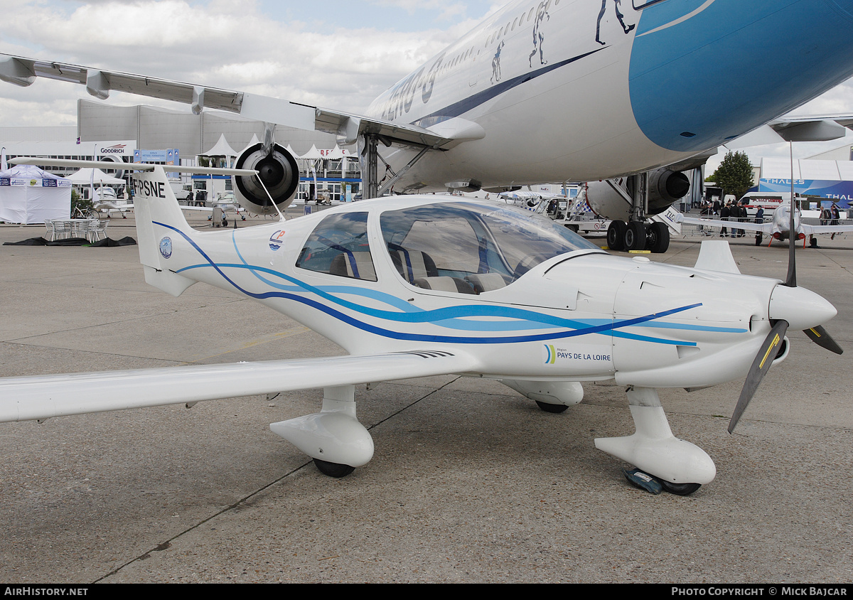 Aircraft Photo of F-PSNE | DynAero MCR-4S 2002 | AirHistory.net #52823