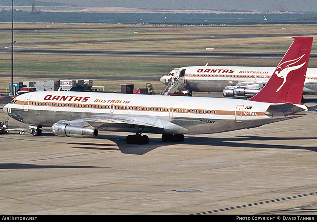 Aircraft Photo of VH-EAA | Boeing 707-338C | Qantas | AirHistory.net #53007