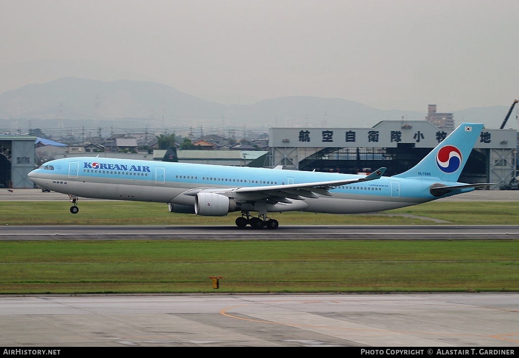 Aircraft Photo of HL7586 | Airbus A330-323 | Korean Air | AirHistory.net #53325