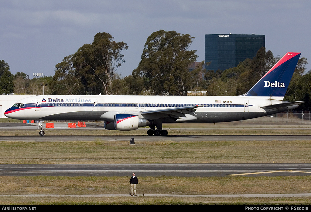 Aircraft Photo of N688DL | Boeing 757-232 | Delta Air Lines | AirHistory.net #53582