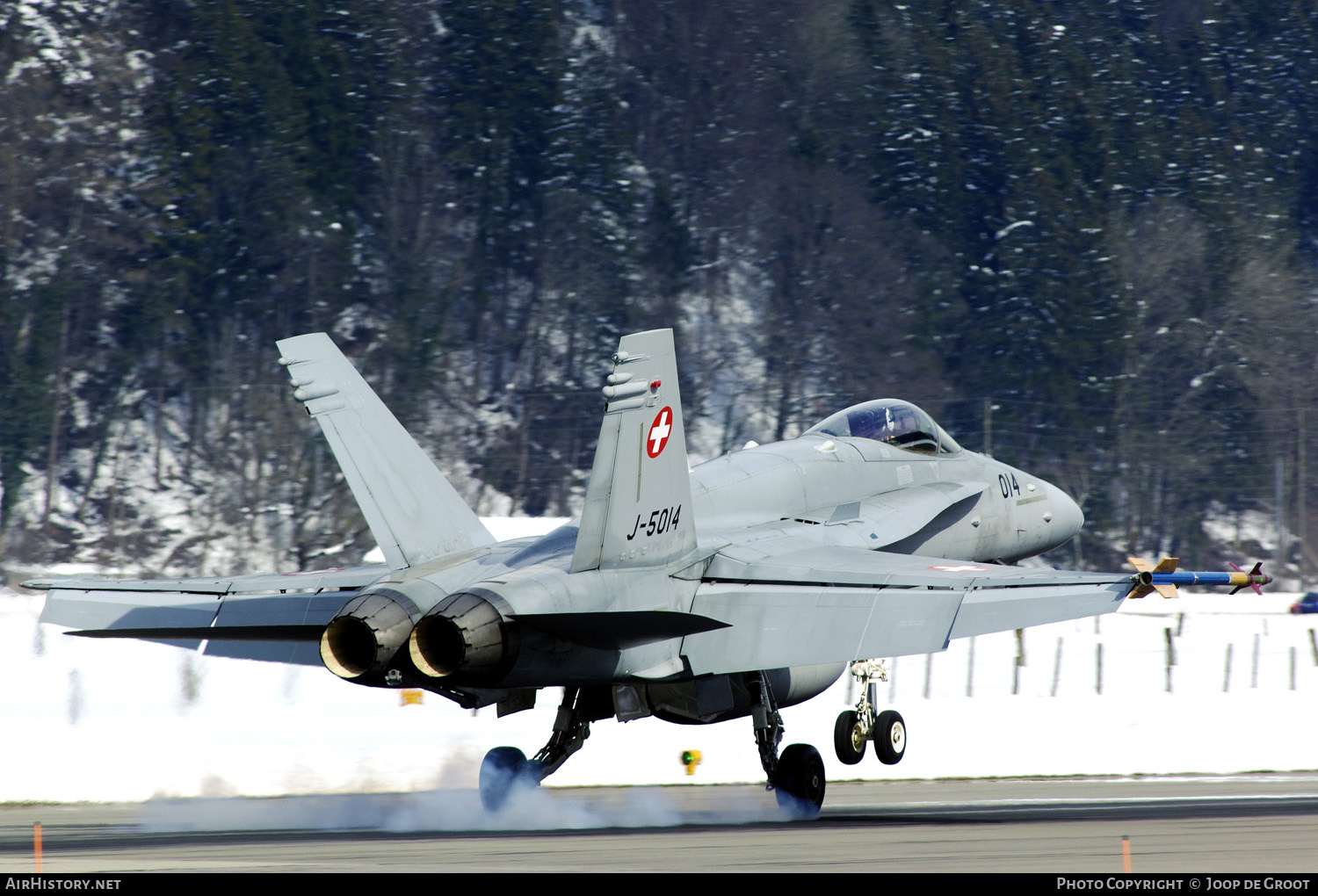 Aircraft Photo of J-5014 | McDonnell Douglas F/A-18C Hornet | Switzerland - Air Force | AirHistory.net #53637