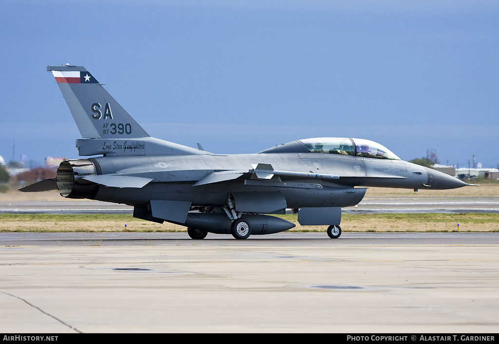 Aircraft Photo of 87-0390 / AF87-390 | General Dynamics F-16D Fighting Falcon | USA - Air Force | AirHistory.net #54069