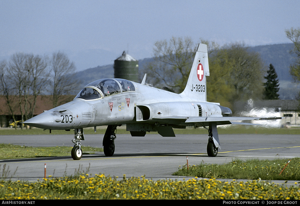 Aircraft Photo of J-3203 | Northrop F-5F Tiger II | Switzerland - Air Force | AirHistory.net #54240