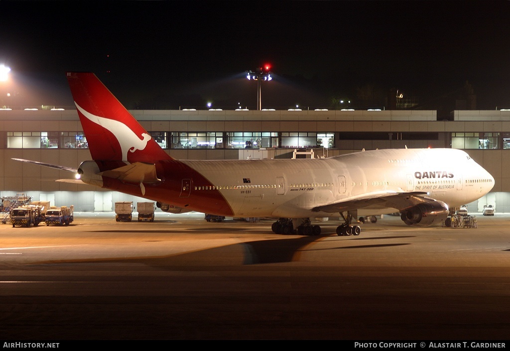 Aircraft Photo of VH-EBX | Boeing 747-338 | Qantas | AirHistory.net #54318