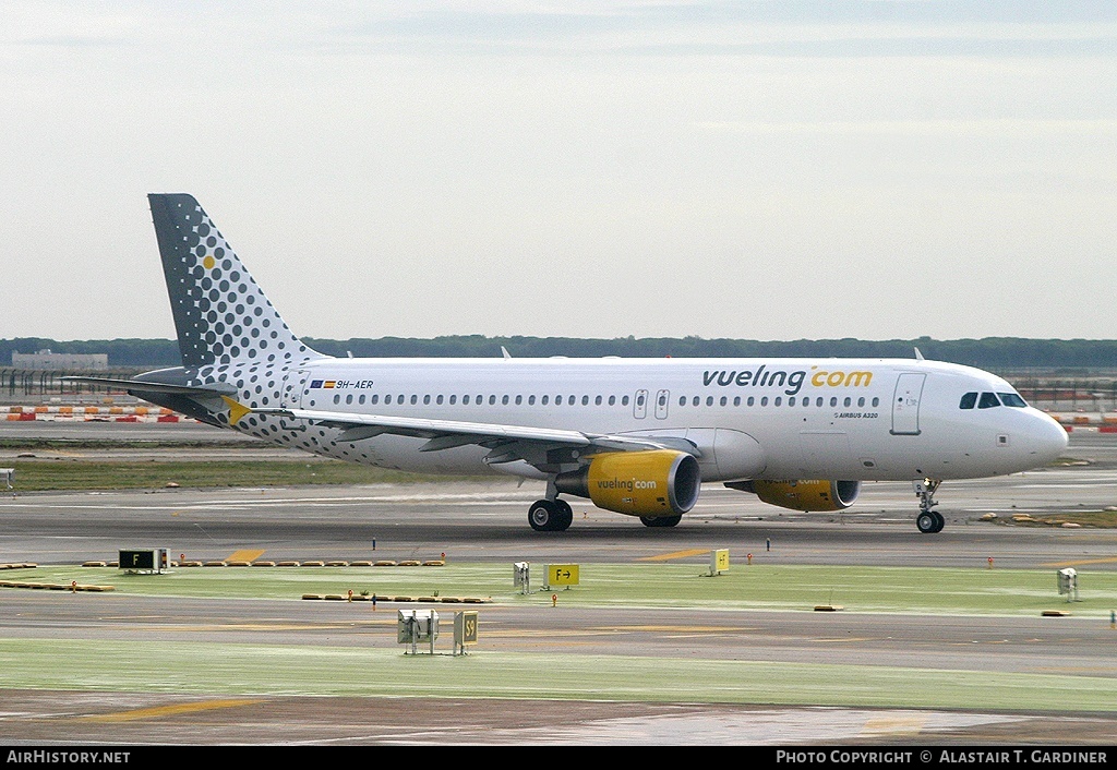 Aircraft Photo of 9H-AER | Airbus A320-214 | Vueling Airlines | AirHistory.net #54544