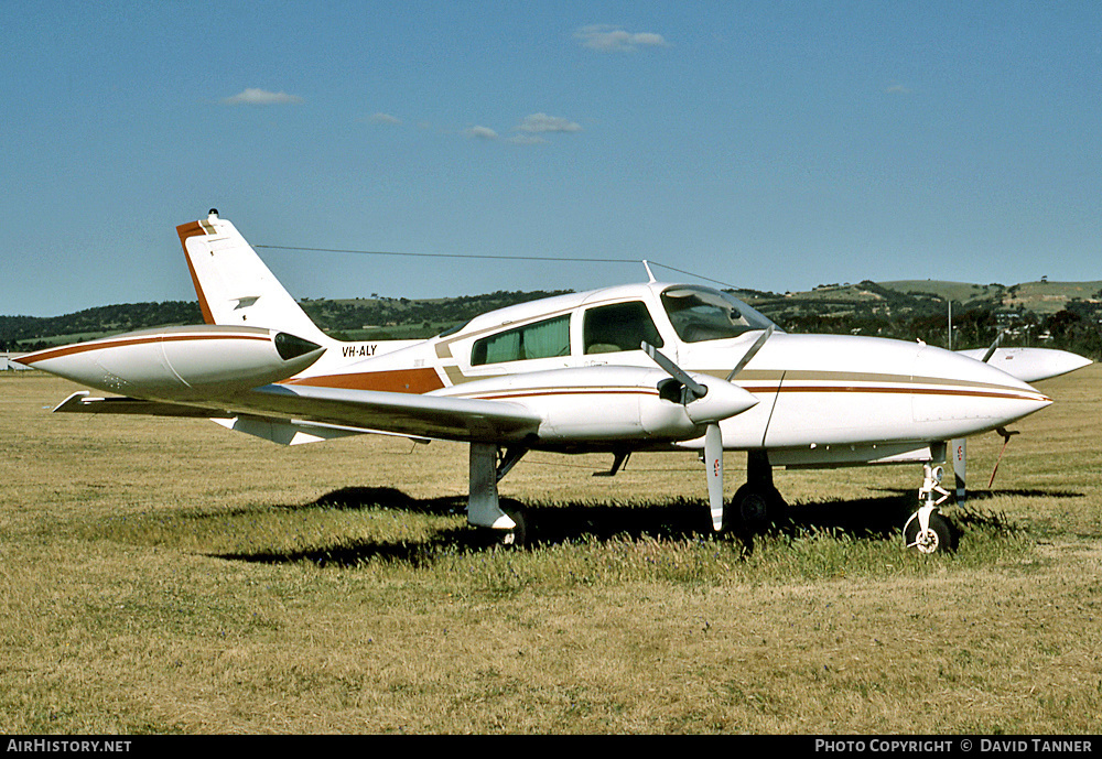 Aircraft Photo of VH-ALY | Cessna 310R | AirHistory.net #54672