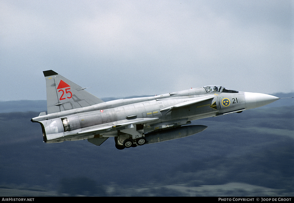 Aircraft Photo of 37405 | Saab JA37D Viggen | Sweden - Air Force | AirHistory.net #54757