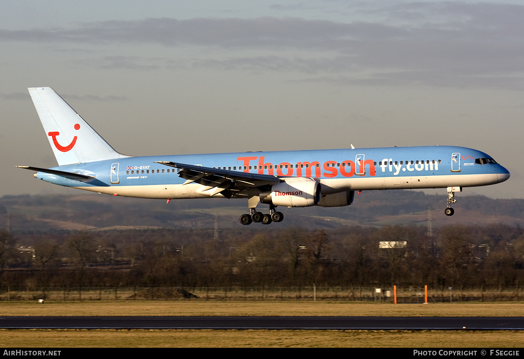 Aircraft Photo of G-BYAT | Boeing 757-204 | Thomsonfly | AirHistory.net #54789