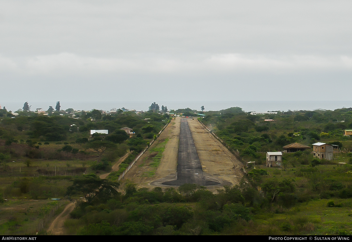 Airport photo of Manglaralto (SEML) in Ecuador | AirHistory.net #55153