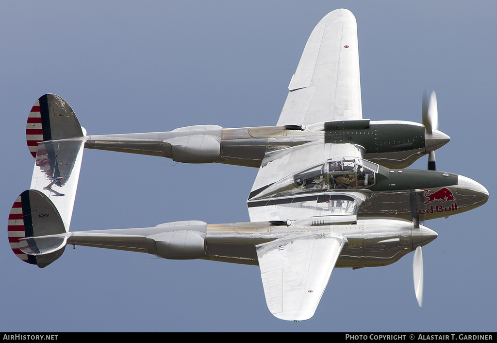 Aircraft Photo of N25Y | Lockheed P-38L Lightning | Red Bull | AirHistory.net #55282