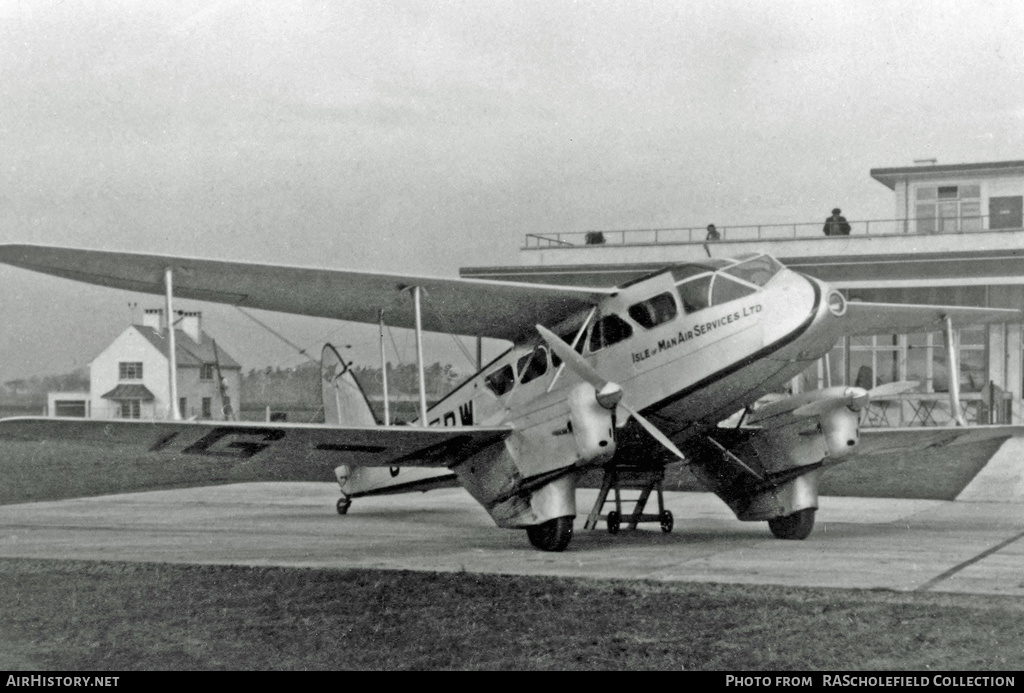 Aircraft Photo of G-AEBW | De Havilland D.H. 89 Dragon Rapide | Isle of Man Air Services | AirHistory.net #55312