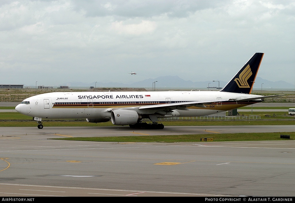 Aircraft Photo of 9V-SQK | Boeing 777-212/ER | Singapore Airlines | AirHistory.net #55488
