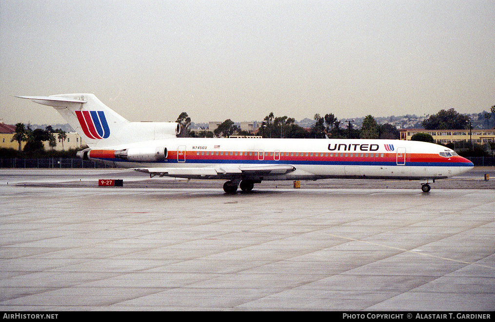 Aircraft Photo of N7456U | Boeing 727-222/Adv | United Airlines | AirHistory.net #55740