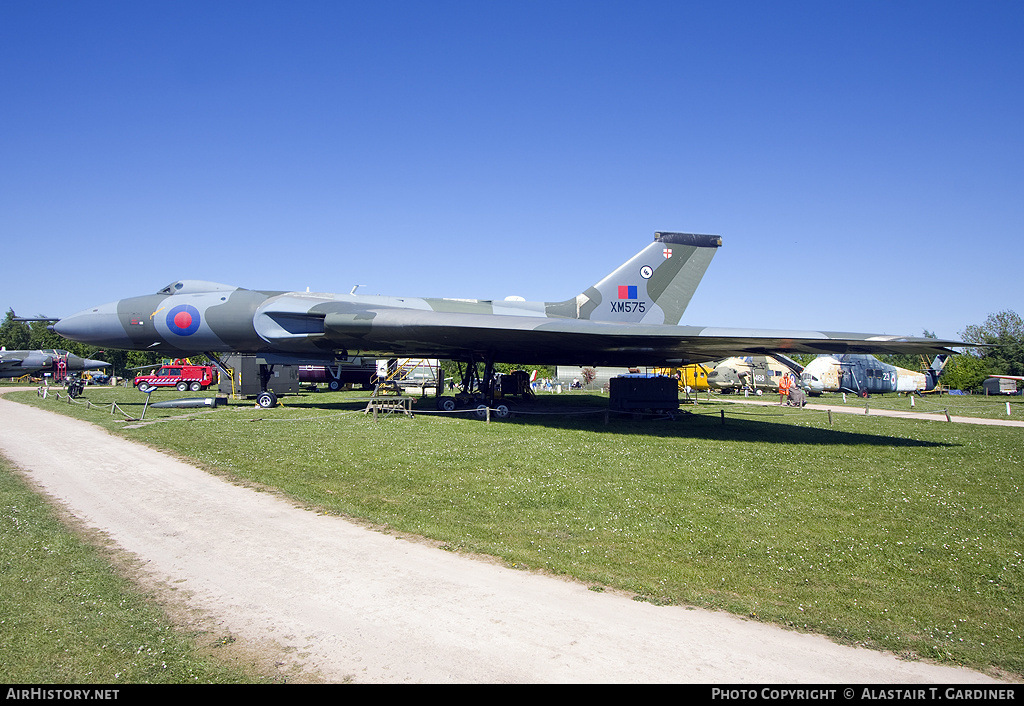 Aircraft Photo of XM575 | Avro 698 Vulcan B.2A | UK - Air Force | AirHistory.net #55799