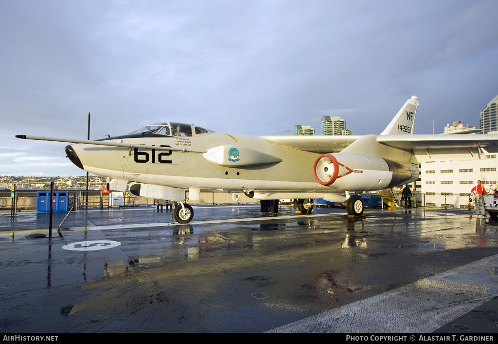 Aircraft Photo of 142251 | Douglas EKA-3B Skywarrior | USA - Navy | AirHistory.net #55813
