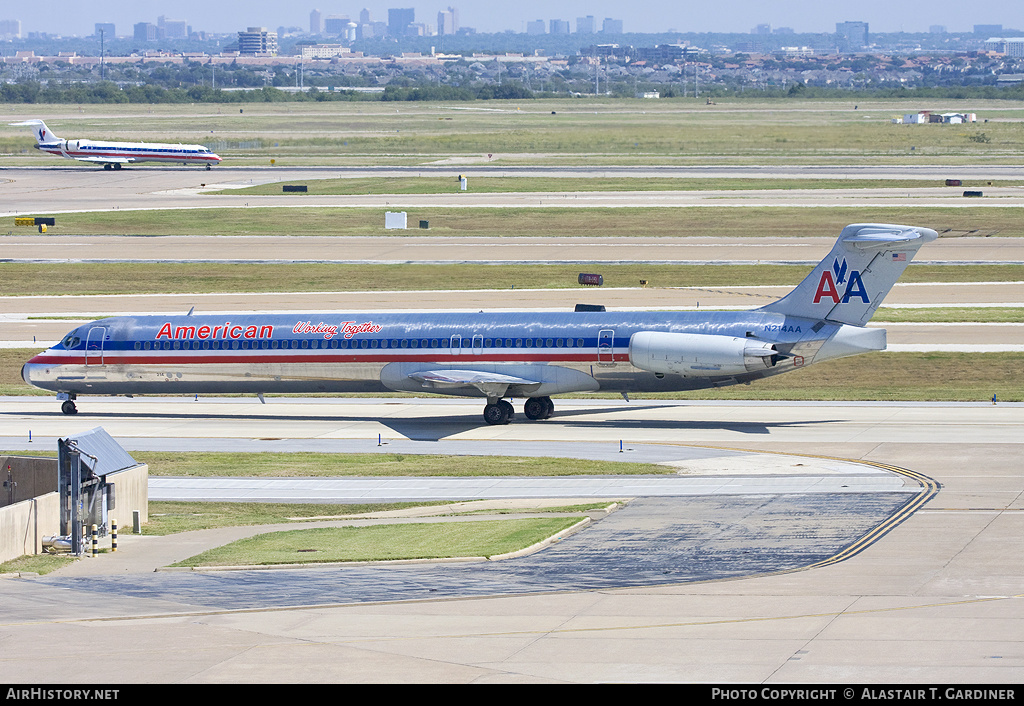 Aircraft Photo of N214AA | McDonnell Douglas MD-82 (DC-9-82) | American Airlines | AirHistory.net #56033