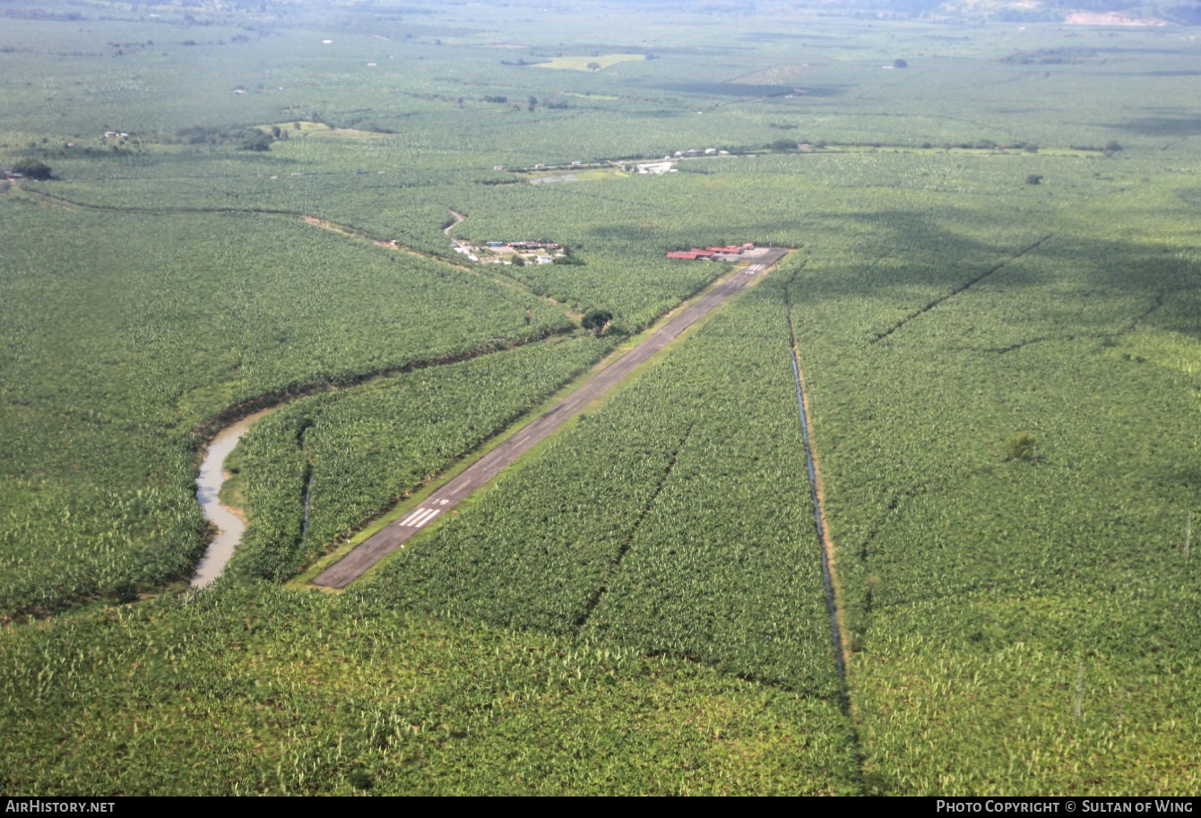 Airport photo of La Mina (SEIN) in Ecuador | AirHistory.net #56183