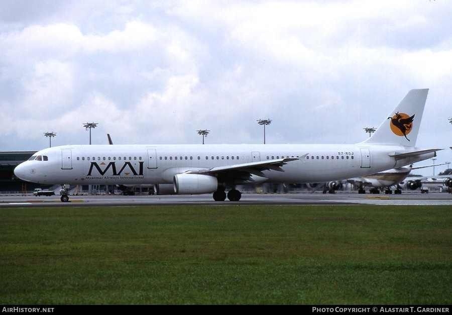 Aircraft Photo of S7-RGJ | Airbus A321-131 | Myanmar Airways International - MAI | AirHistory.net #56521