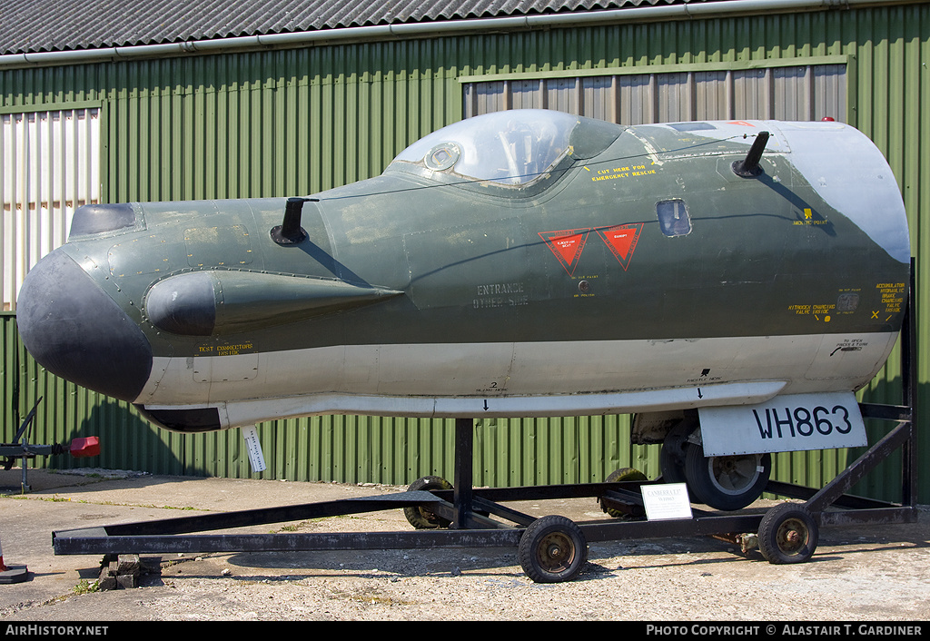 Aircraft Photo of WH863 | English Electric Canberra T17 | UK - Air Force | AirHistory.net #56553