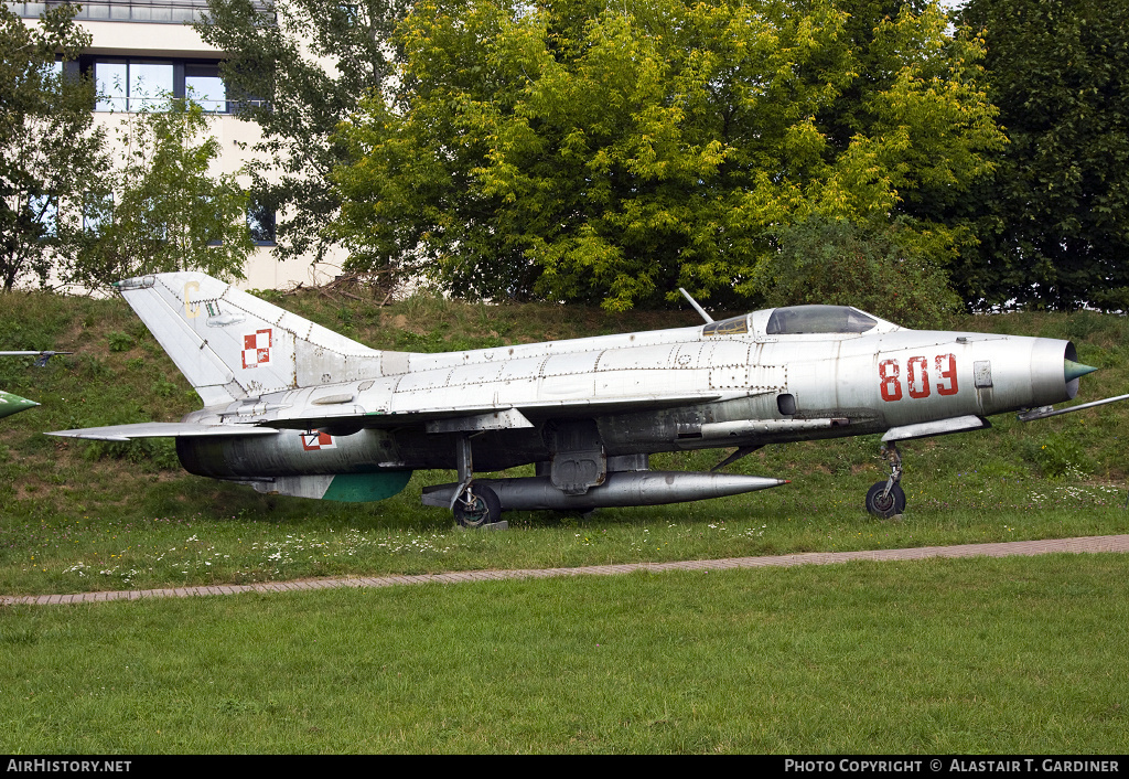 Aircraft Photo of 809 | Mikoyan-Gurevich MiG-21F-13 | Poland - Air Force | AirHistory.net #56903