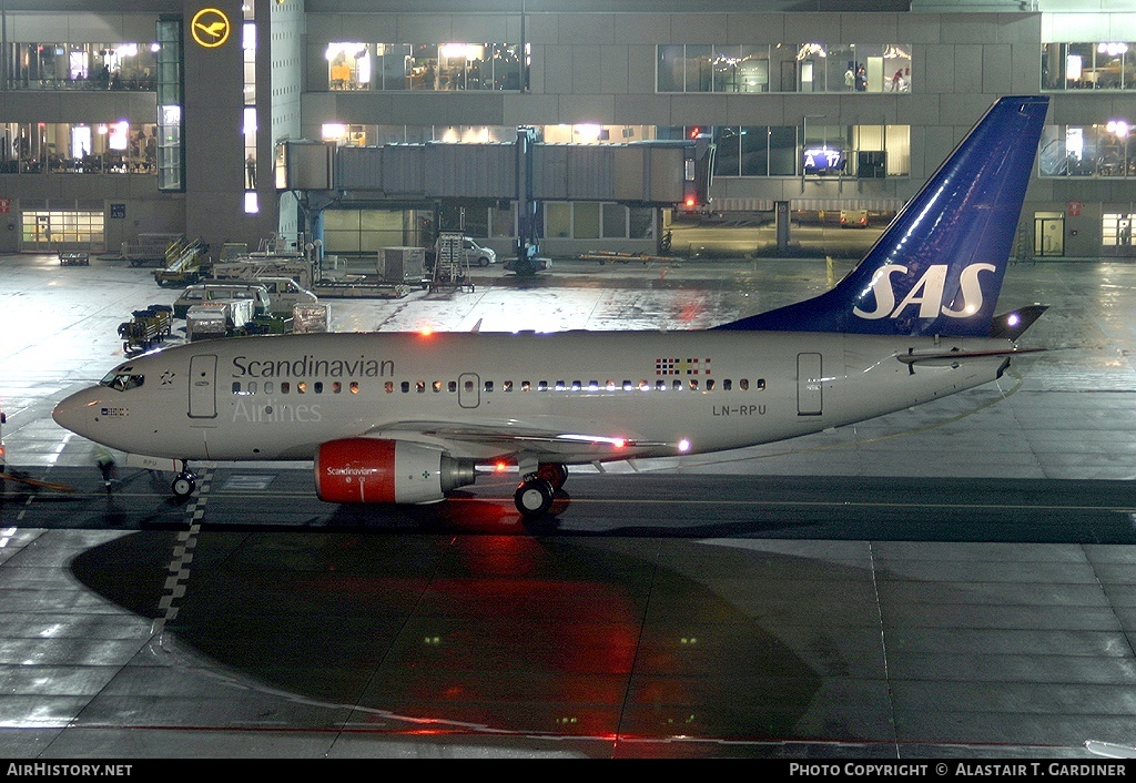 Aircraft Photo of LN-RPU | Boeing 737-683 | Scandinavian Airlines - SAS | AirHistory.net #56971