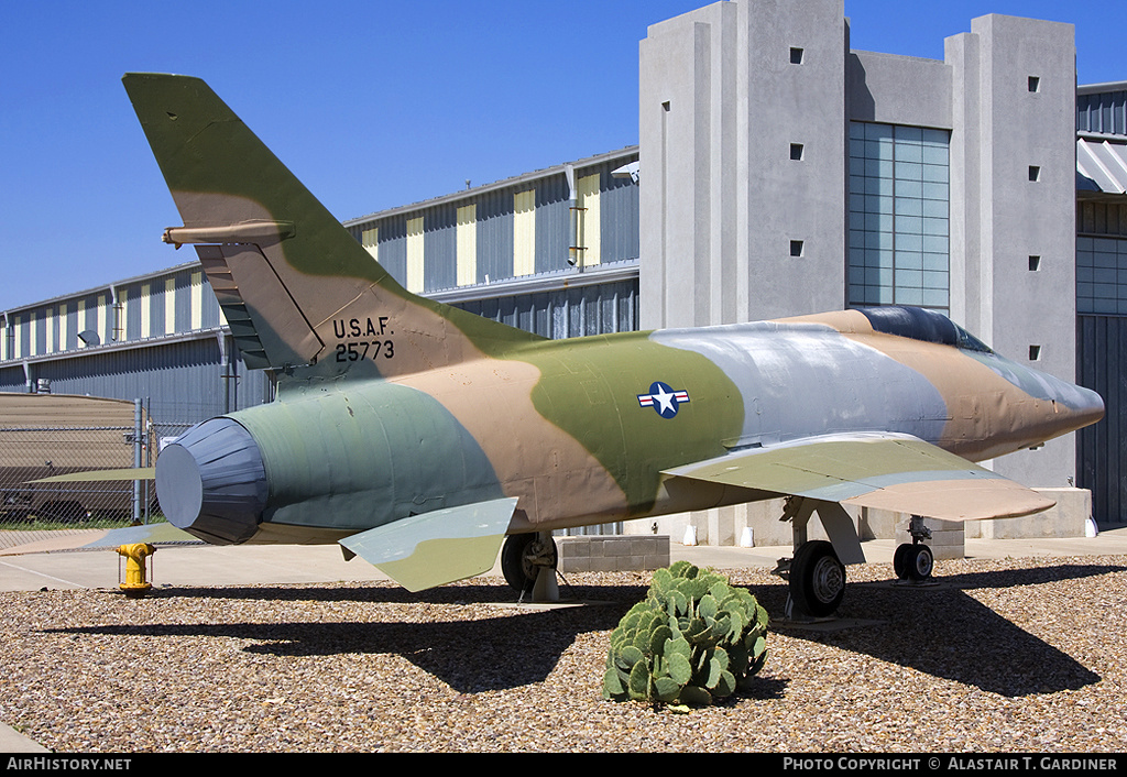 Aircraft Photo of 52-5773 / 25773 | North American F-100A Super Sabre | USA - Air Force | AirHistory.net #57078