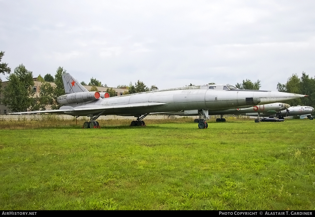 Aircraft Photo of 32 red | Tupolev Tu-22K | Russia - Air Force | AirHistory.net #57113