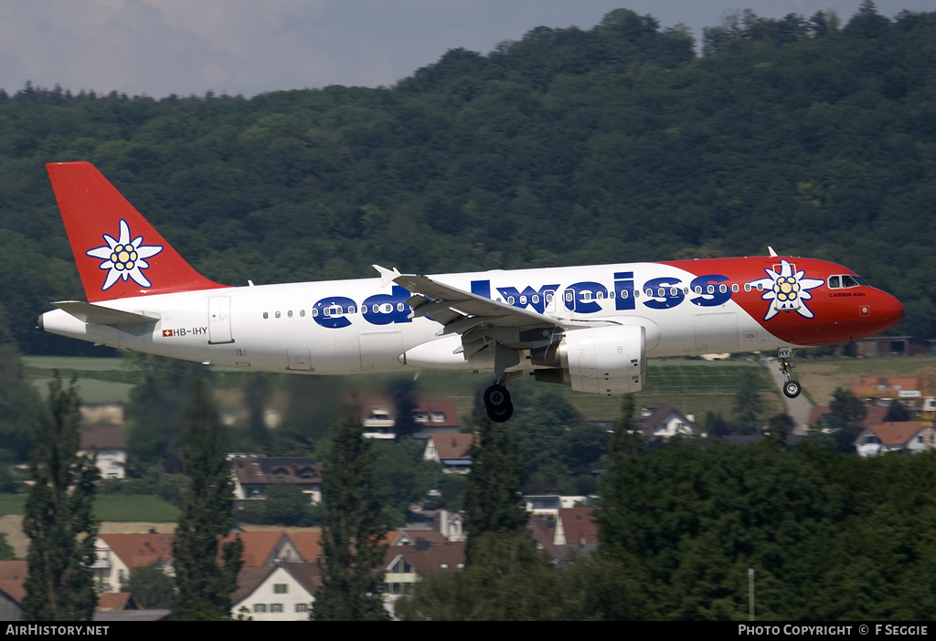 Aircraft Photo of HB-IHY | Airbus A320-214 | Edelweiss Air | AirHistory.net #57147