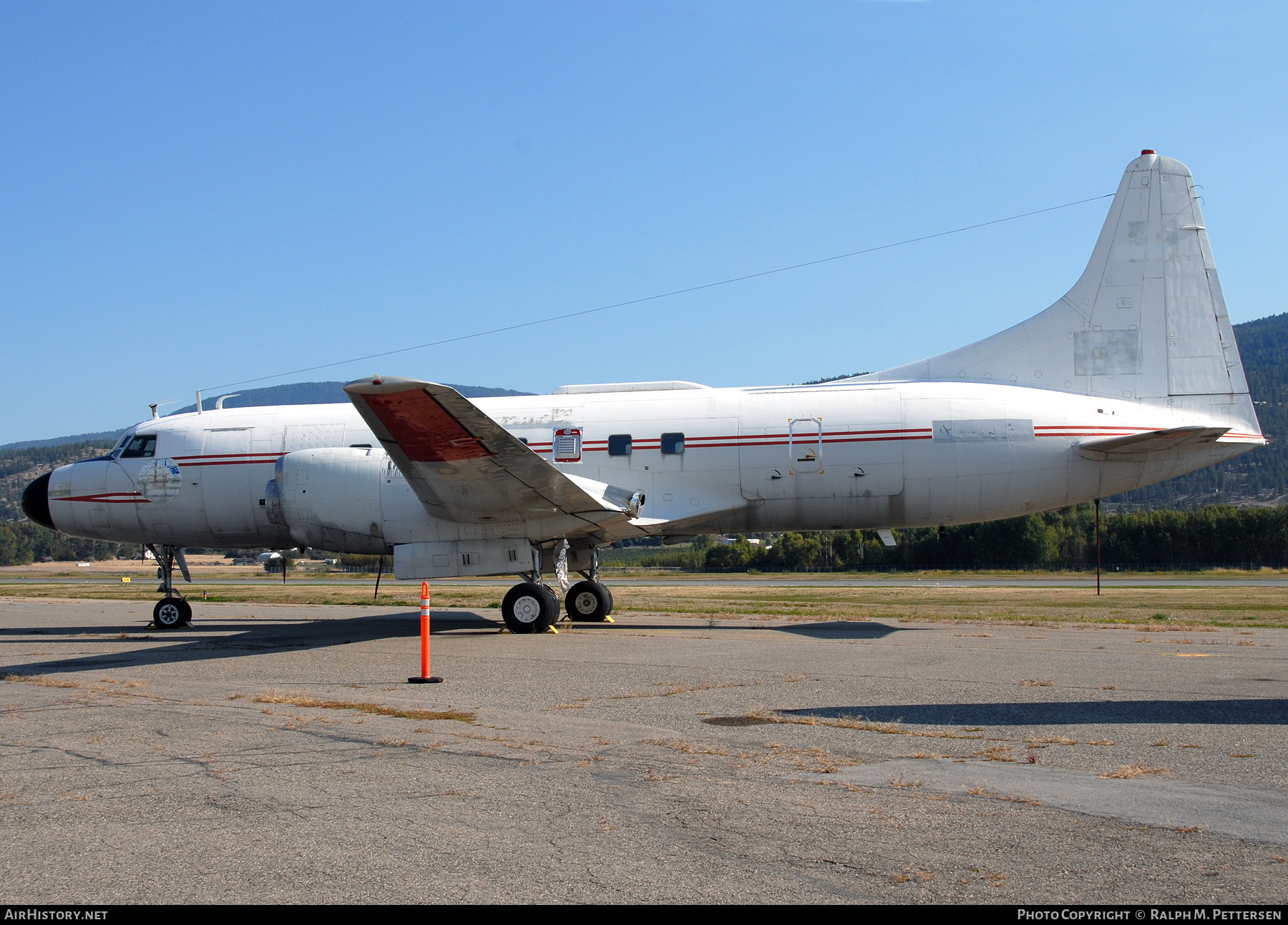 Aircraft Photo Of C Gulq Canadair Cc 109 Cosmopolitan Kelowna Flightcraft Airhistory Net