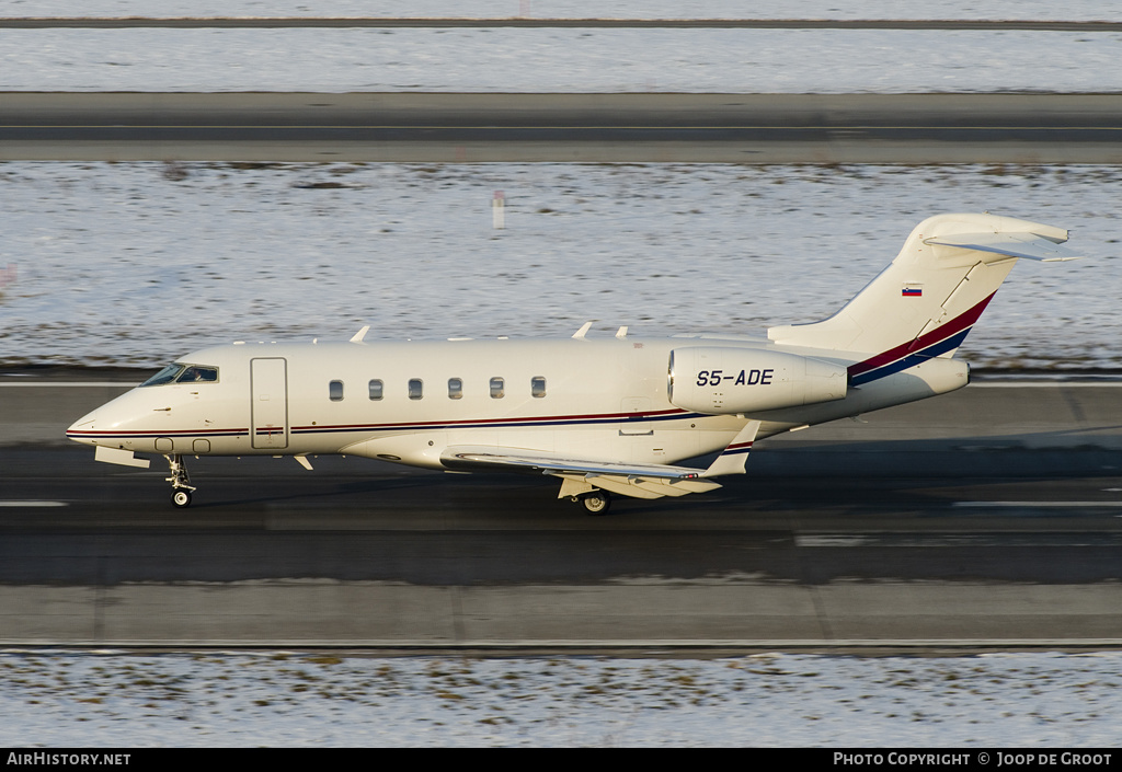 Aircraft Photo of S5-ADE | Bombardier Challenger 300 (BD-100-1A10) | AirHistory.net #57297